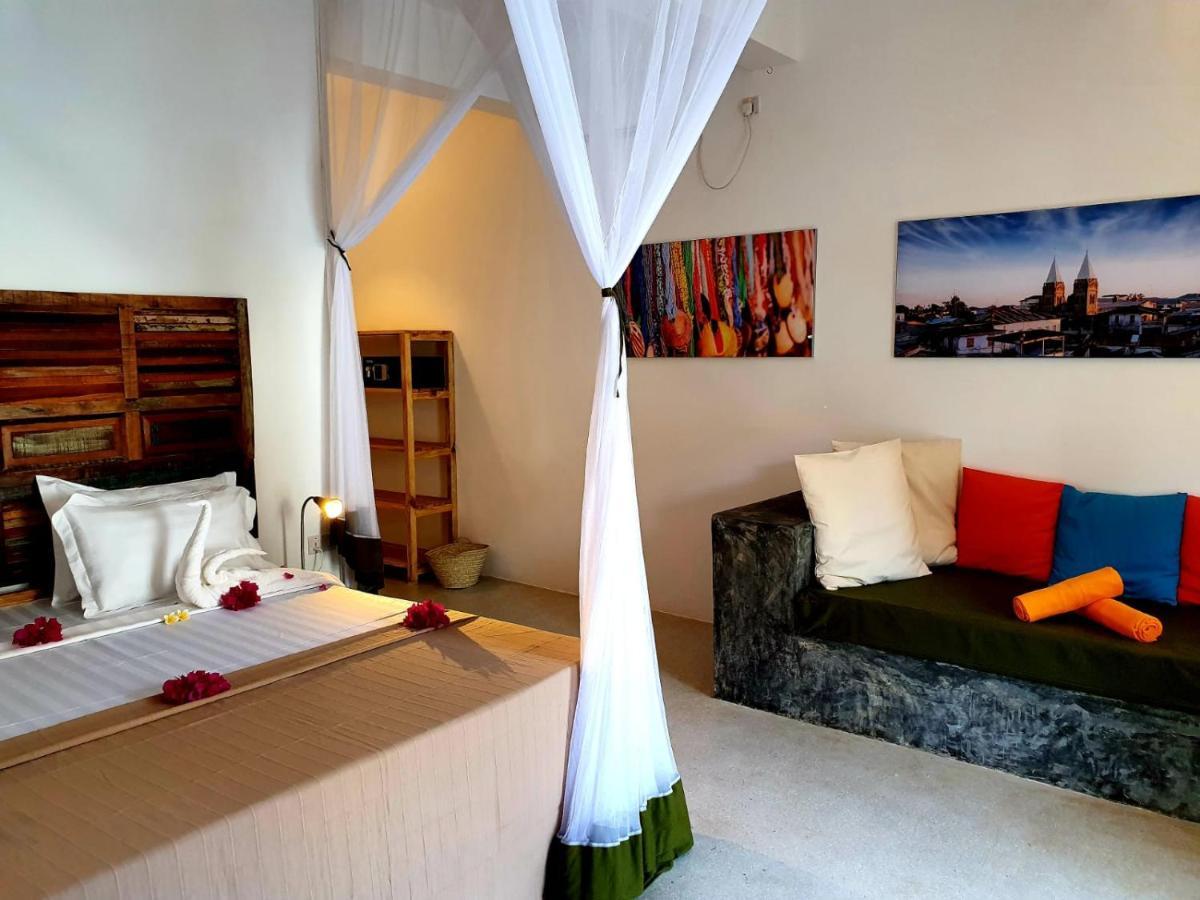 Casa Beach Hotel "Casa Del Mar" جامبياني المظهر الخارجي الصورة