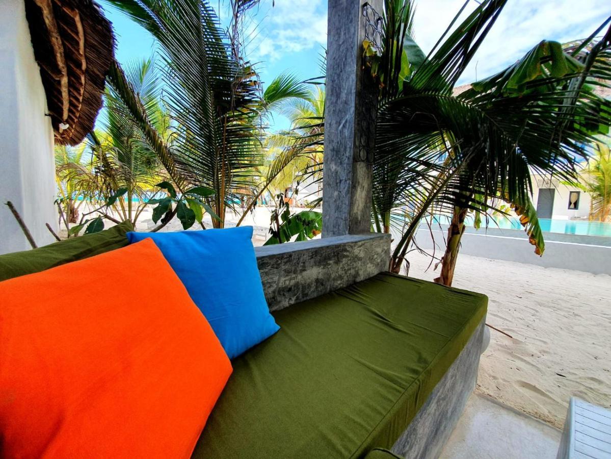 Casa Beach Hotel "Casa Del Mar" جامبياني المظهر الخارجي الصورة