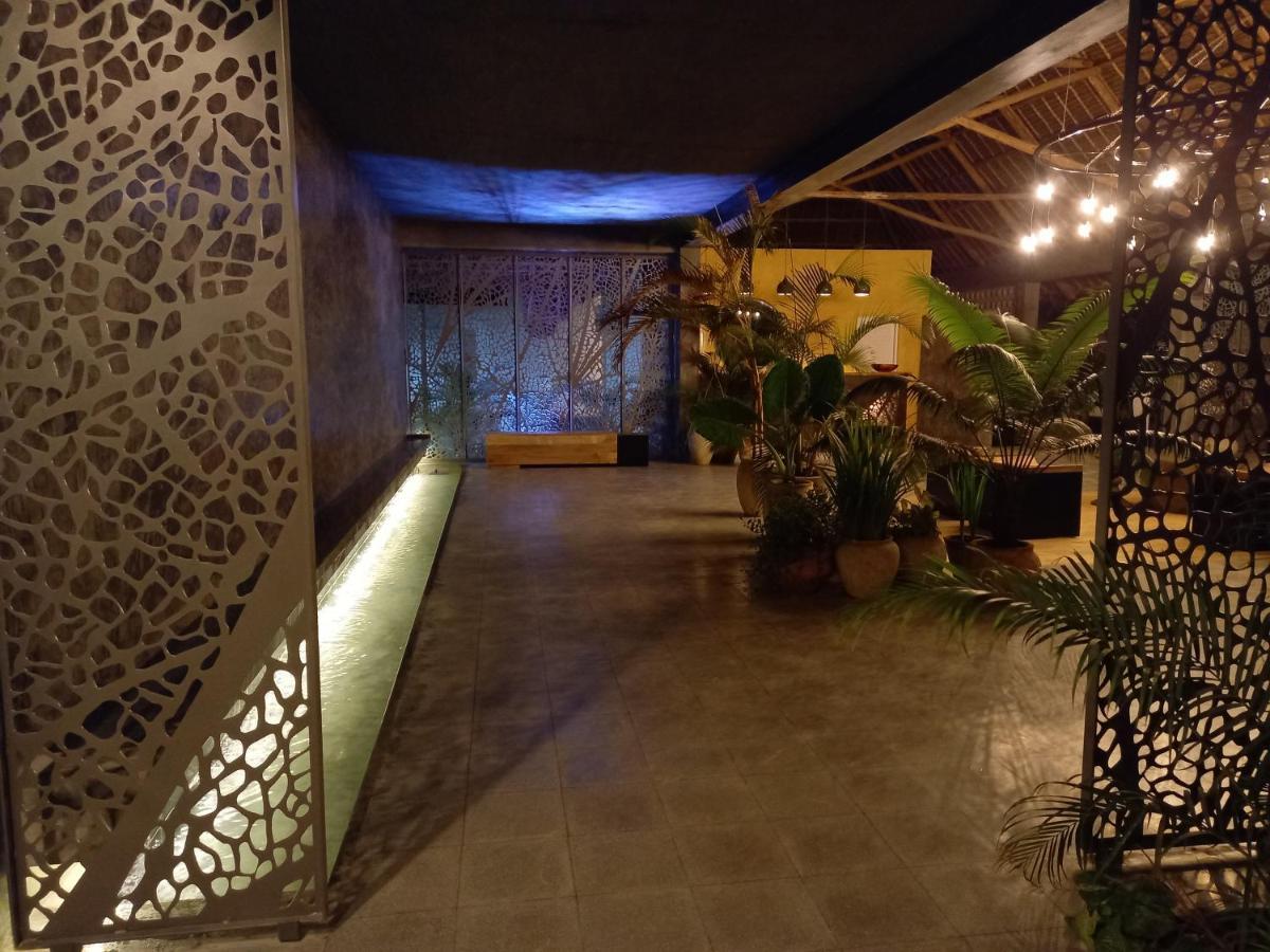 Casa Beach Hotel "Casa Del Mar" جامبياني المظهر الخارجي الصورة