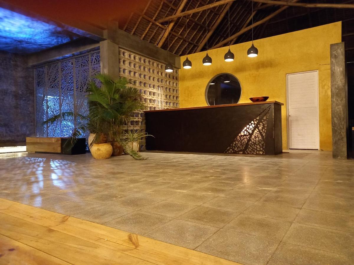 Casa Beach Hotel "Casa Del Mar" جامبياني المظهر الخارجي الصورة