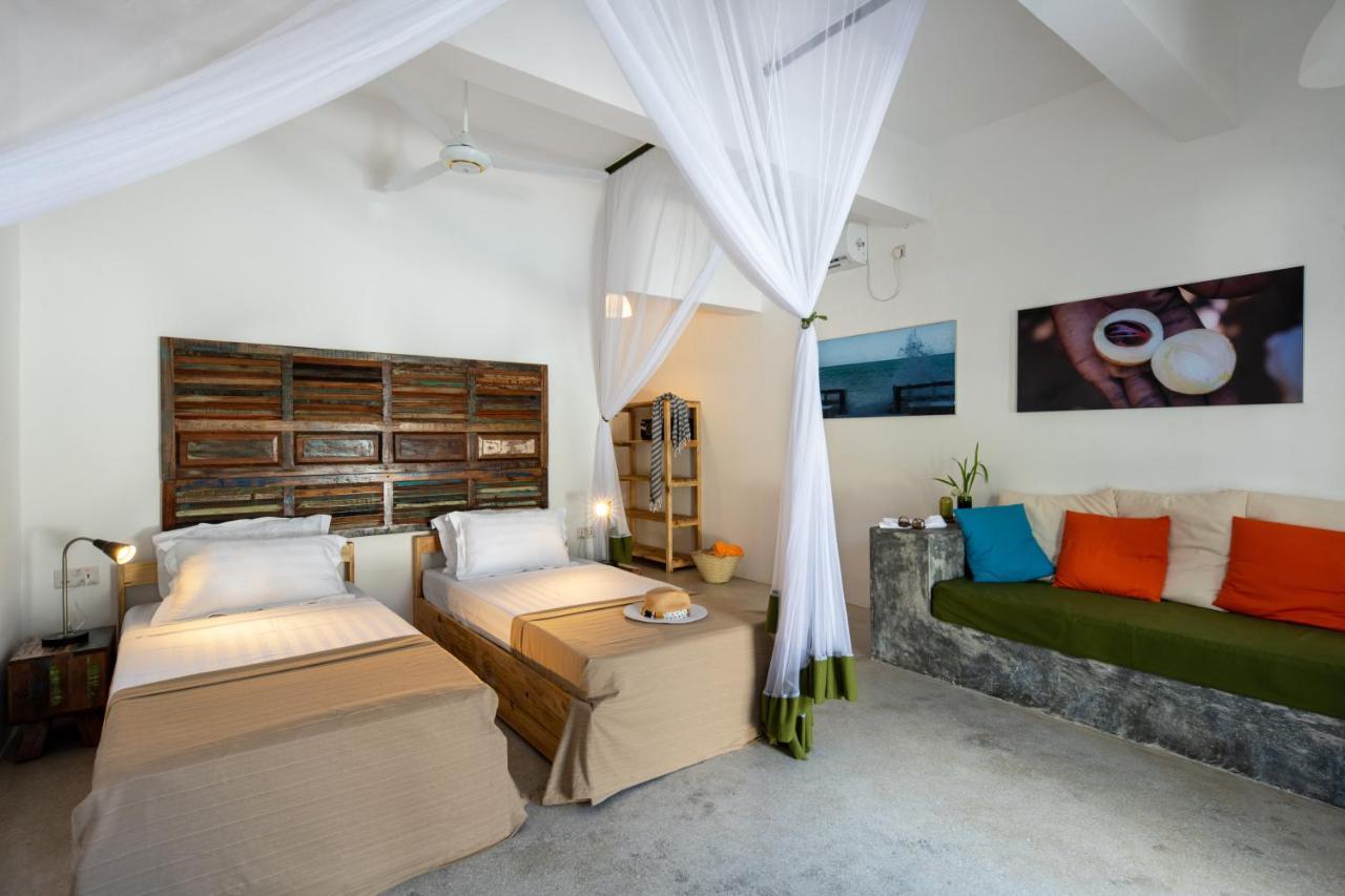 Casa Beach Hotel "Casa Del Mar" جامبياني المظهر الخارجي الصورة