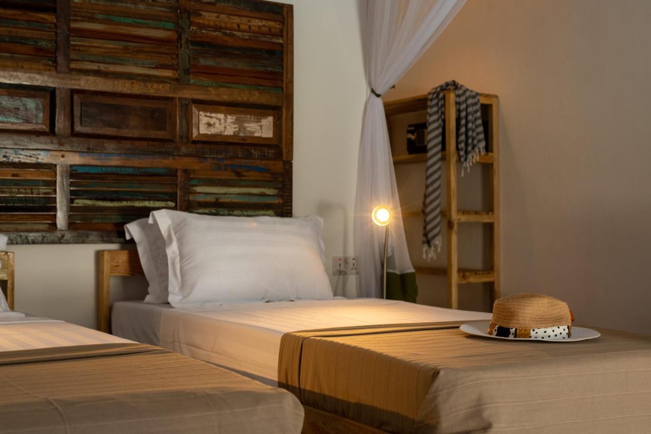 Casa Beach Hotel "Casa Del Mar" جامبياني المظهر الخارجي الصورة